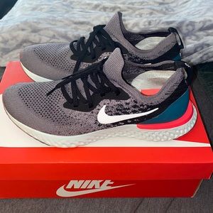 Nike Epic React Flyknit 2